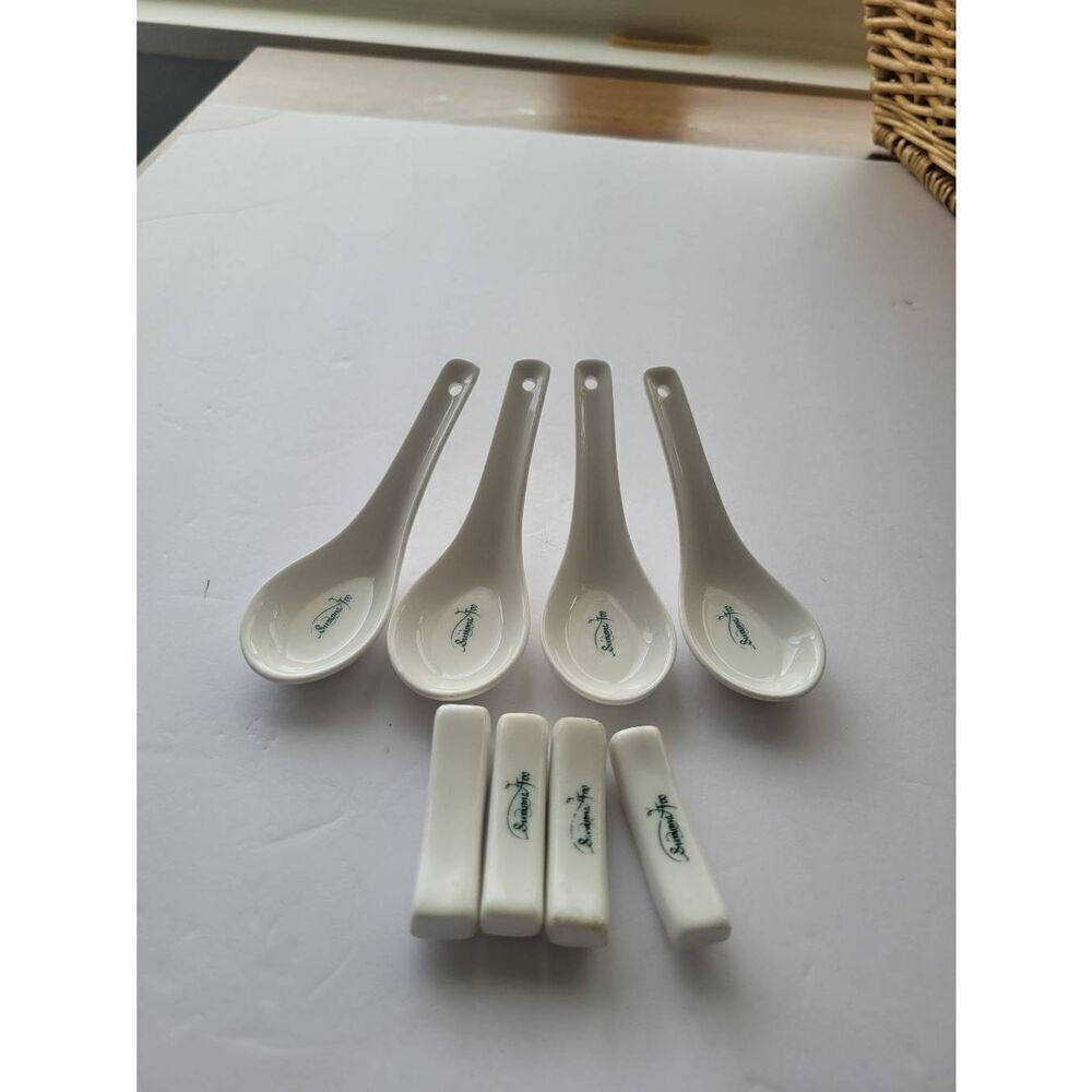 Vintage Asian porcelain set of 4 spoon with spoon rest Beautiful authentic desig